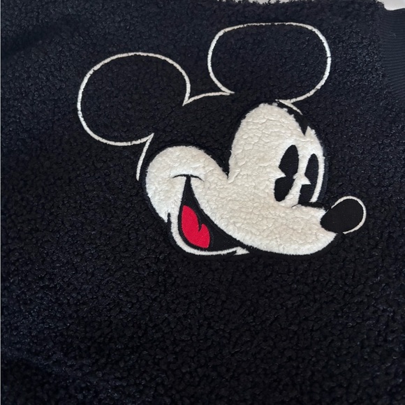 Disney Parks 2026 Black Sherpa Mickey Mouse Spirit Jersey, NWT - Picture 6 of 6